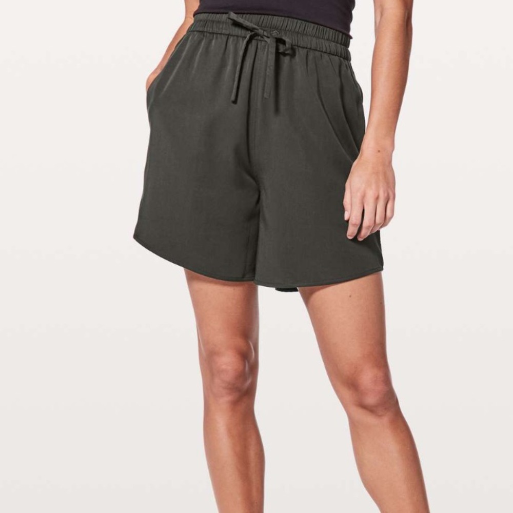 3 PAIR Lululemon Move Lightly Short Size 4